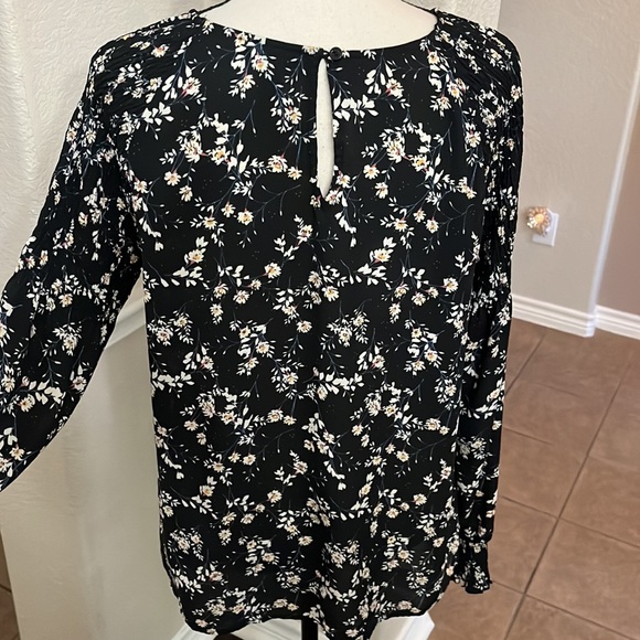 a.n.a.  A New Approach black floral small print shirt/blouse LARGE - Picture 9 of 17